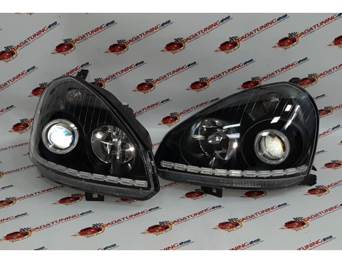 Фары черные с линзой, ДХО и бегающим LED поворотником на Приору (ВАЗ 2170-2172)