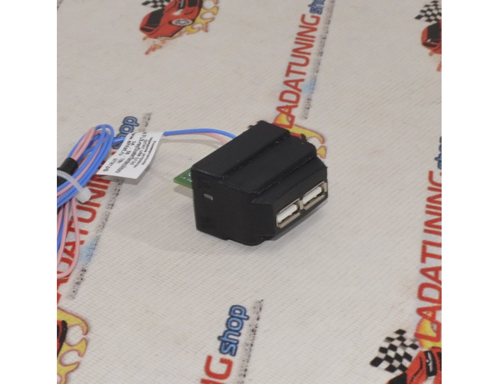 USB зарядное устройство 2 слота на Лада Ларгус ФЛ
