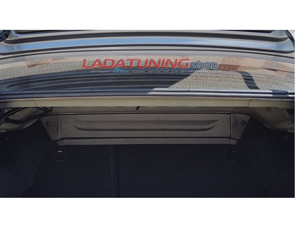 Декоративная накладка на усилитель кузова ИкарПласт в багажнике Лада Веста седан