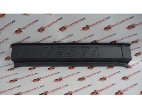 Декоративная накладка на усилитель кузова VESTA в багажник Лада Веста